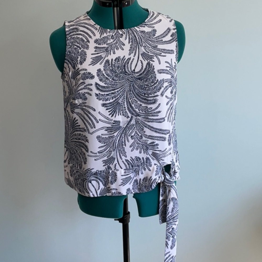 Talbots White and Blue Sleeveless Boxy Tank Top